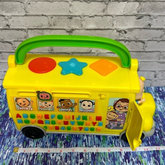CoComelon Musical Learning Bus Number and Letter Recognition Phonetics - Picture 6 of 17